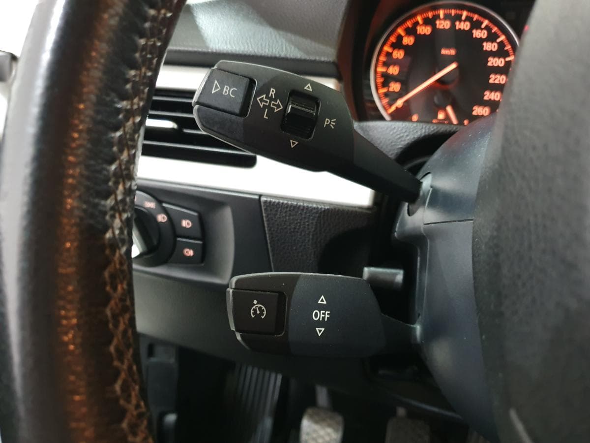 BMW 318 D Touring · Ano 2010 — imagen 31