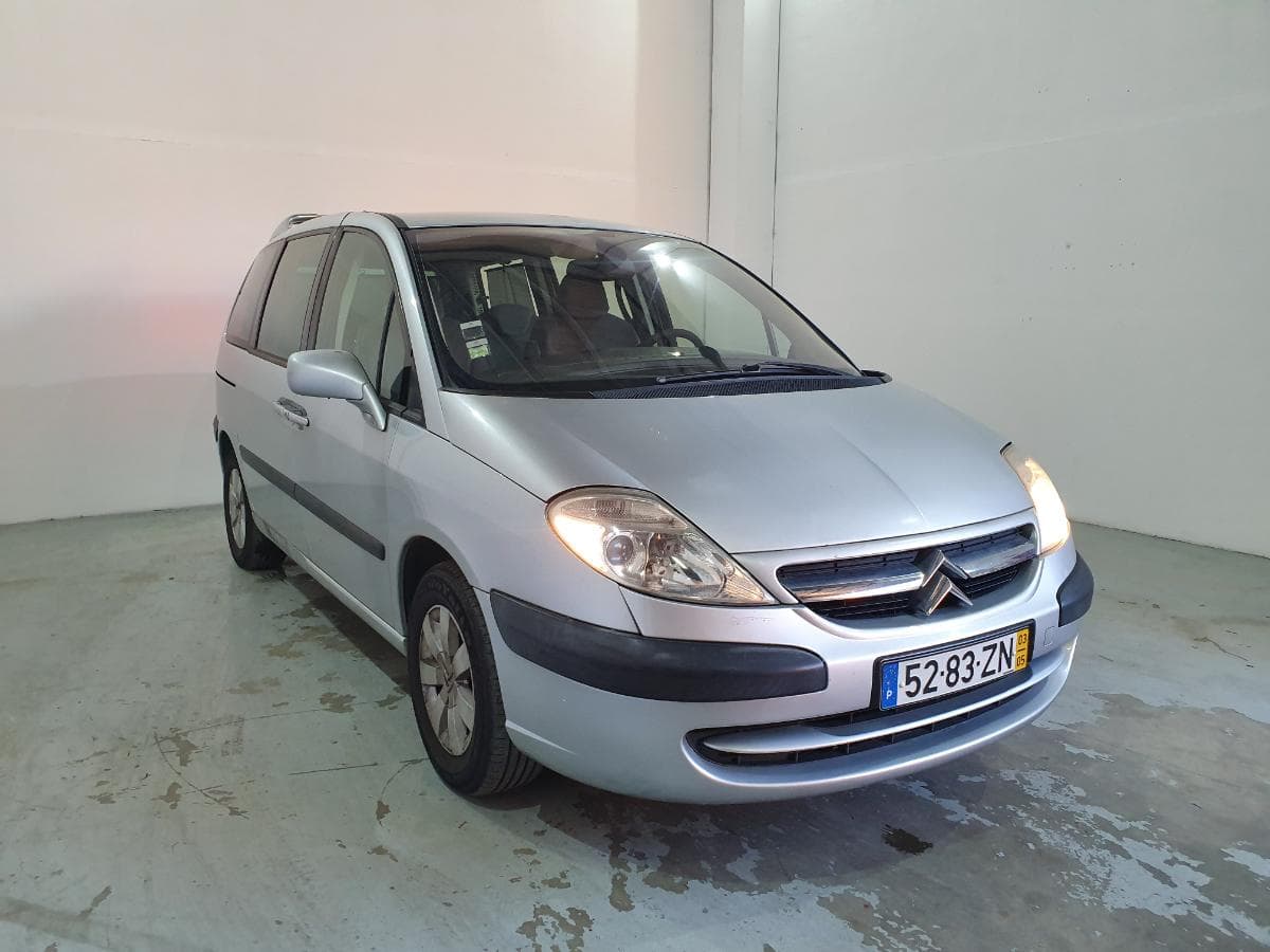Citroën C8 2.0 HDI · Ano 2003 — image 1