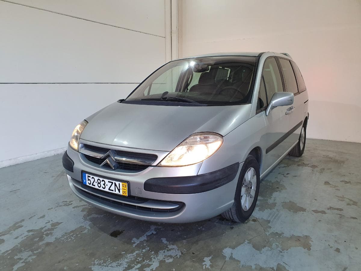 Citroën C8 2.0 HDI · Ano 2003 — image 2