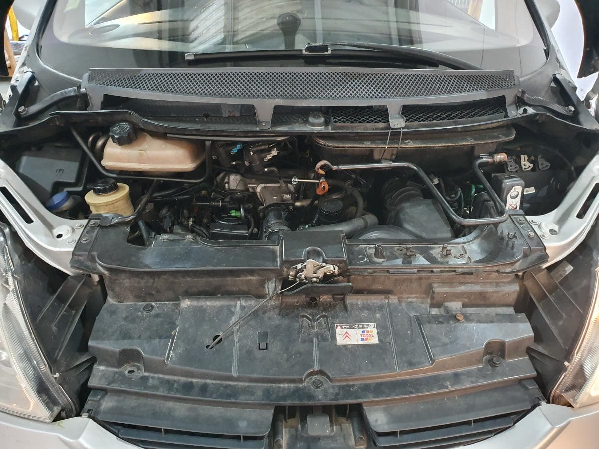 Citroën C8 2.0 HDI · Ano 2003 — image 4