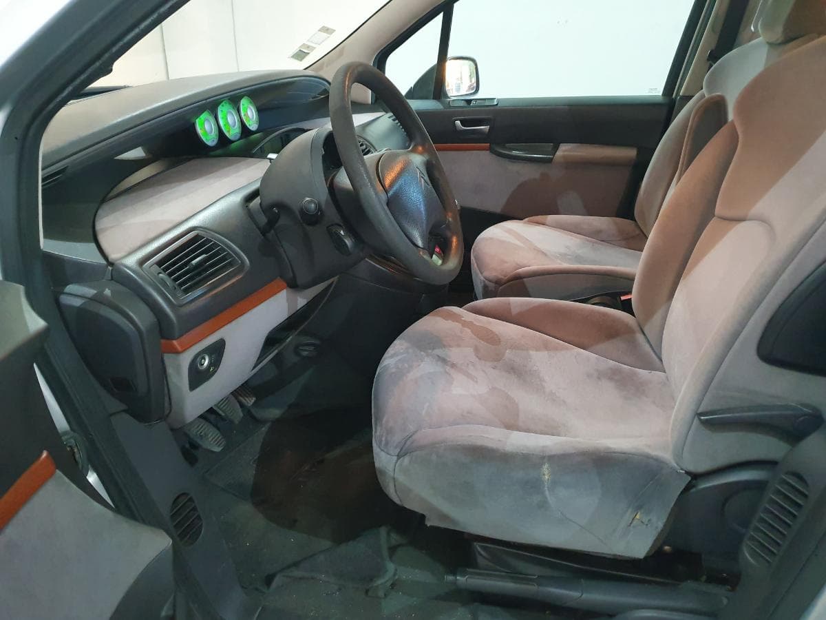 Citroën C8 2.0 HDI · Ano 2003 — image 35