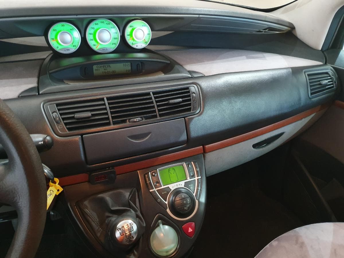 Citroën C8 2.0 HDI · Ano 2003 — image 38