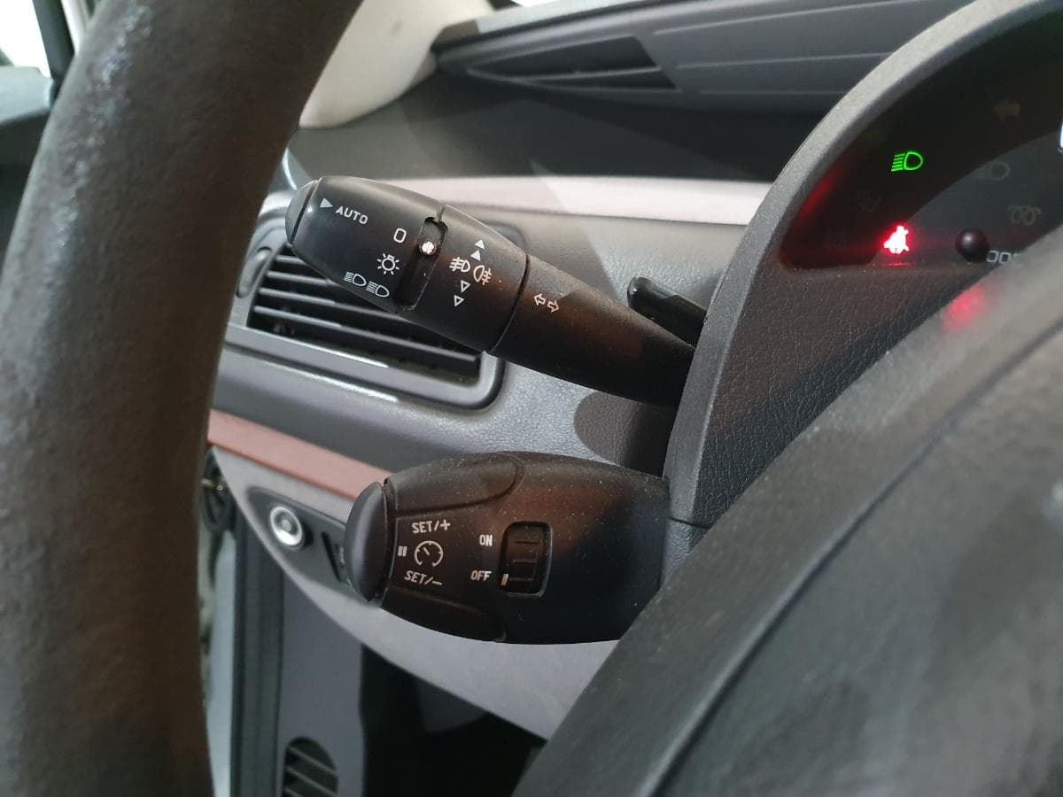 Citroën C8 2.0 HDI · Ano 2003 — image 40