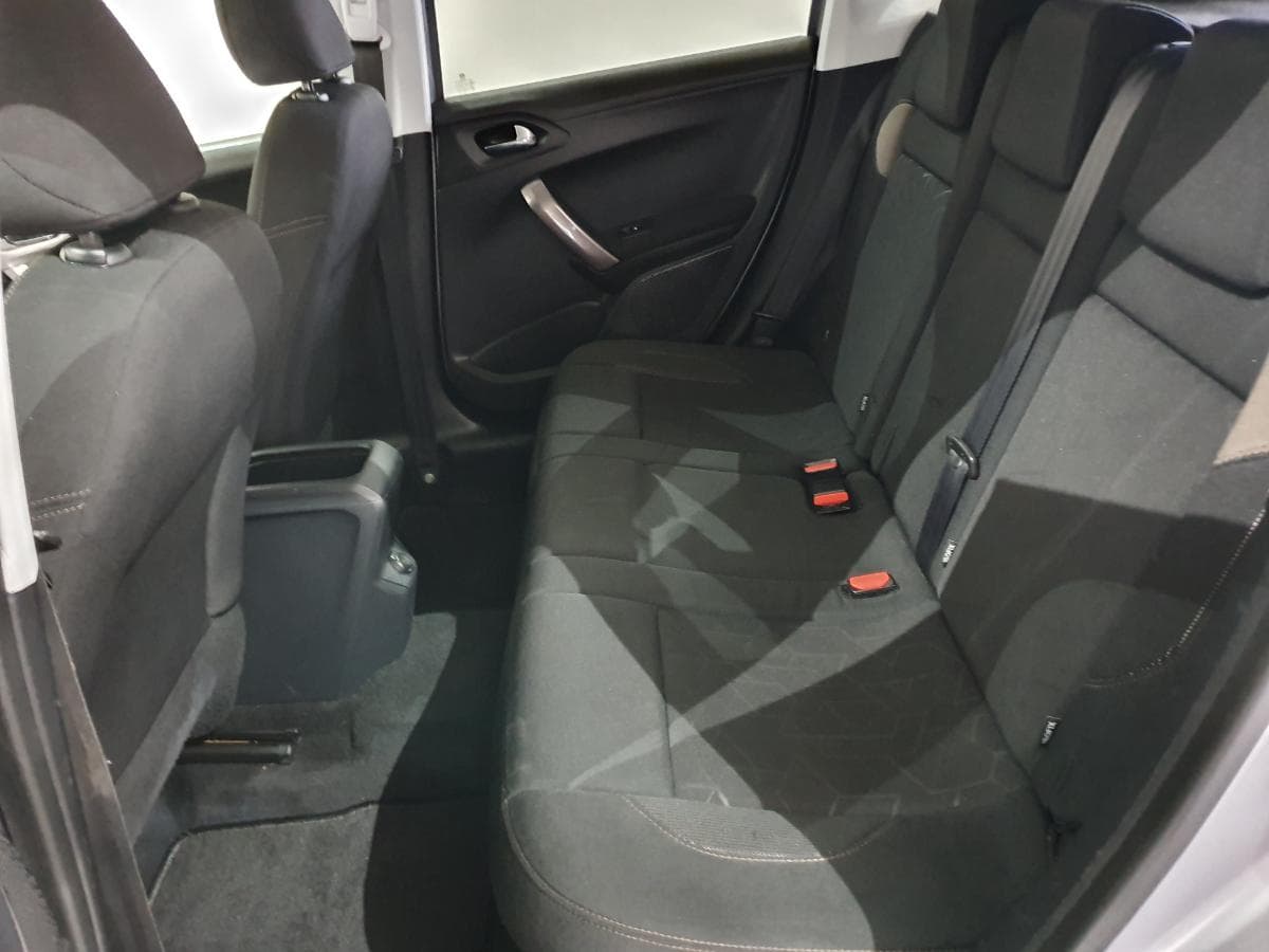 Peugeot 2008 1.4 HDI · ANO 2014 — imagen 22