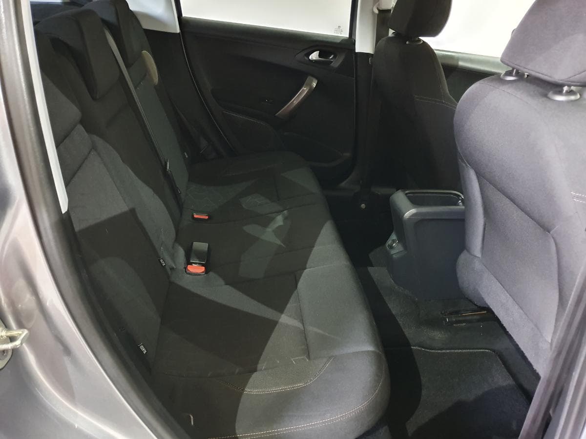 Peugeot 2008 1.4 HDI · ANO 2014 — imagen 25
