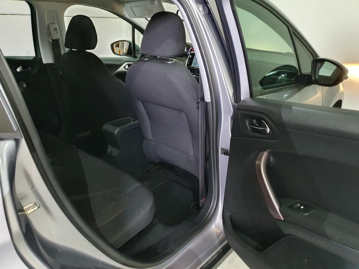 Peugeot 2008 1.4 HDI · ANO 2014 — imagen 27