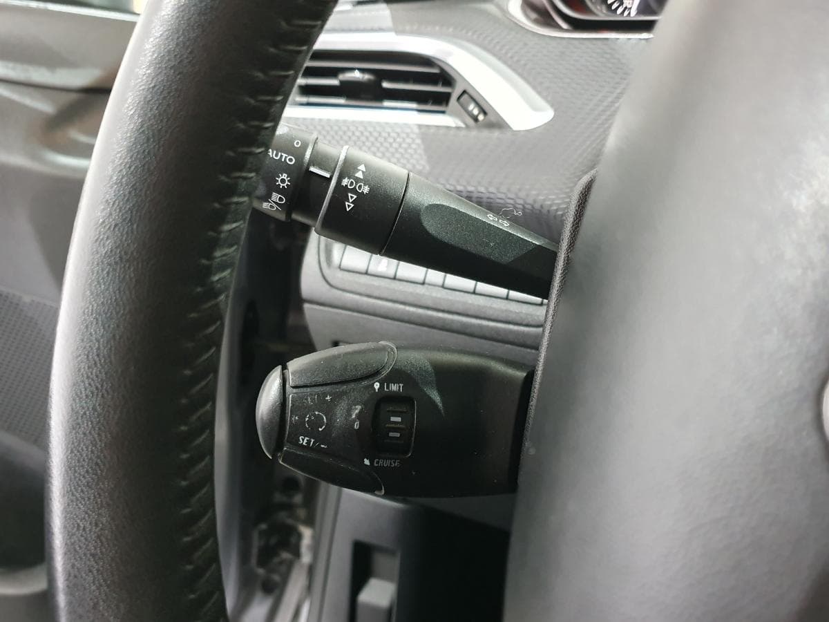 Peugeot 2008 1.4 HDI · ANO 2014 — imagen 31