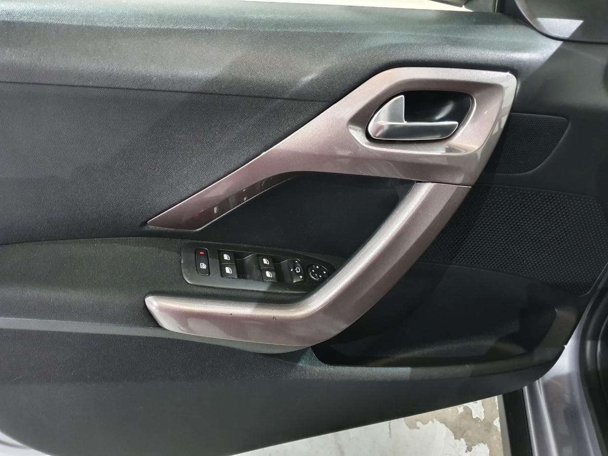 Peugeot 2008 1.4 HDI · ANO 2014 — imagen 39