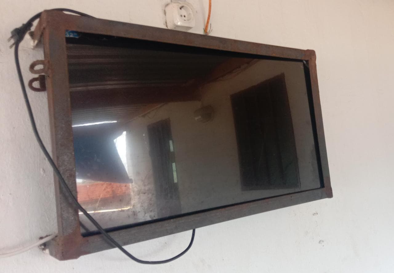 TV ·