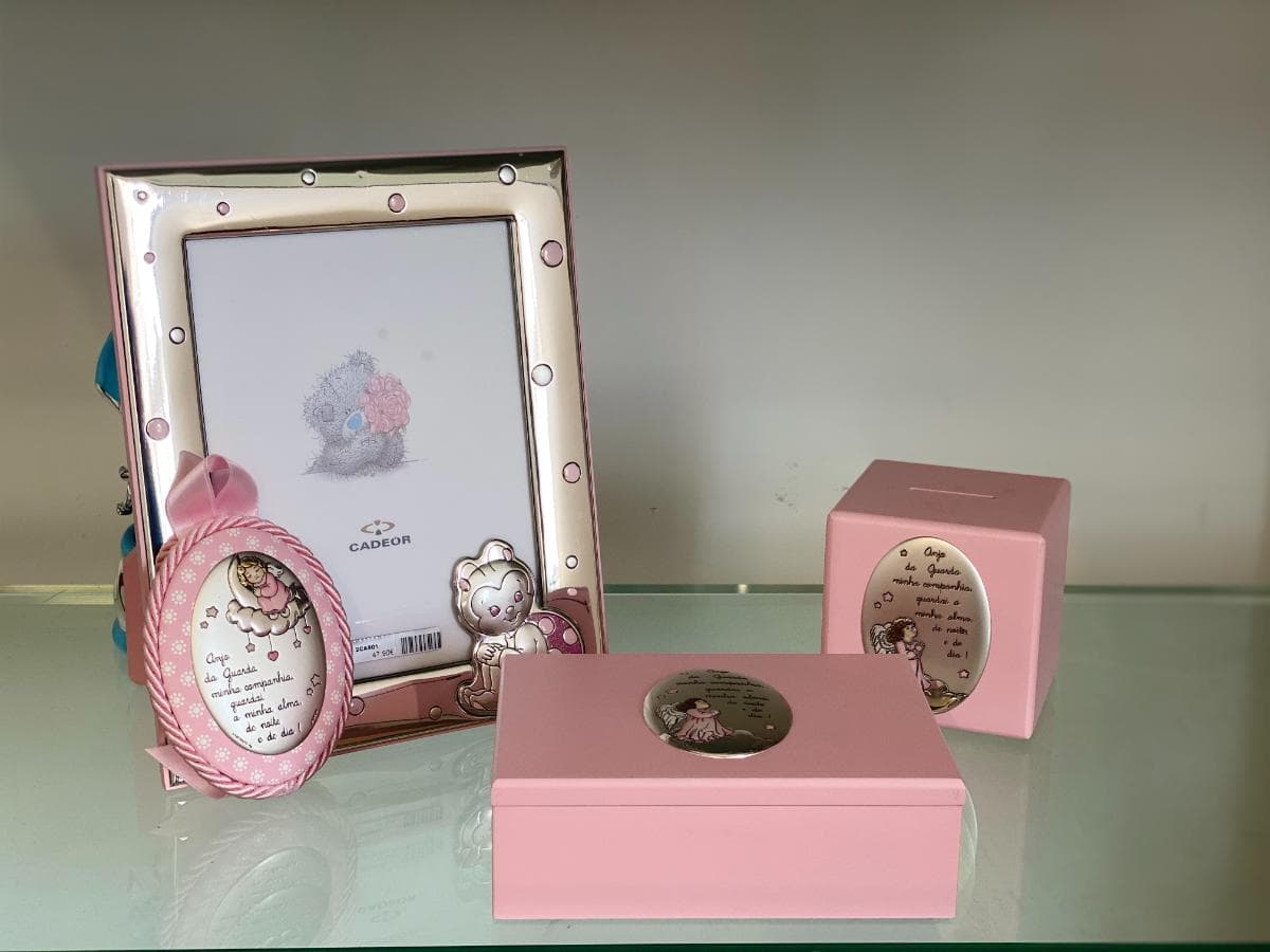 Caixa de bebé + Mealheiro + Moldura de Bebé + Medalha de Berço