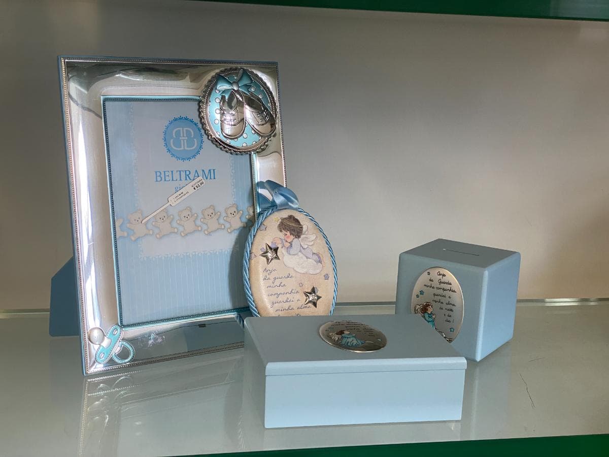 Caixa de bebé + Mealheiro + Moldura de Bebé + Medalha de Berço