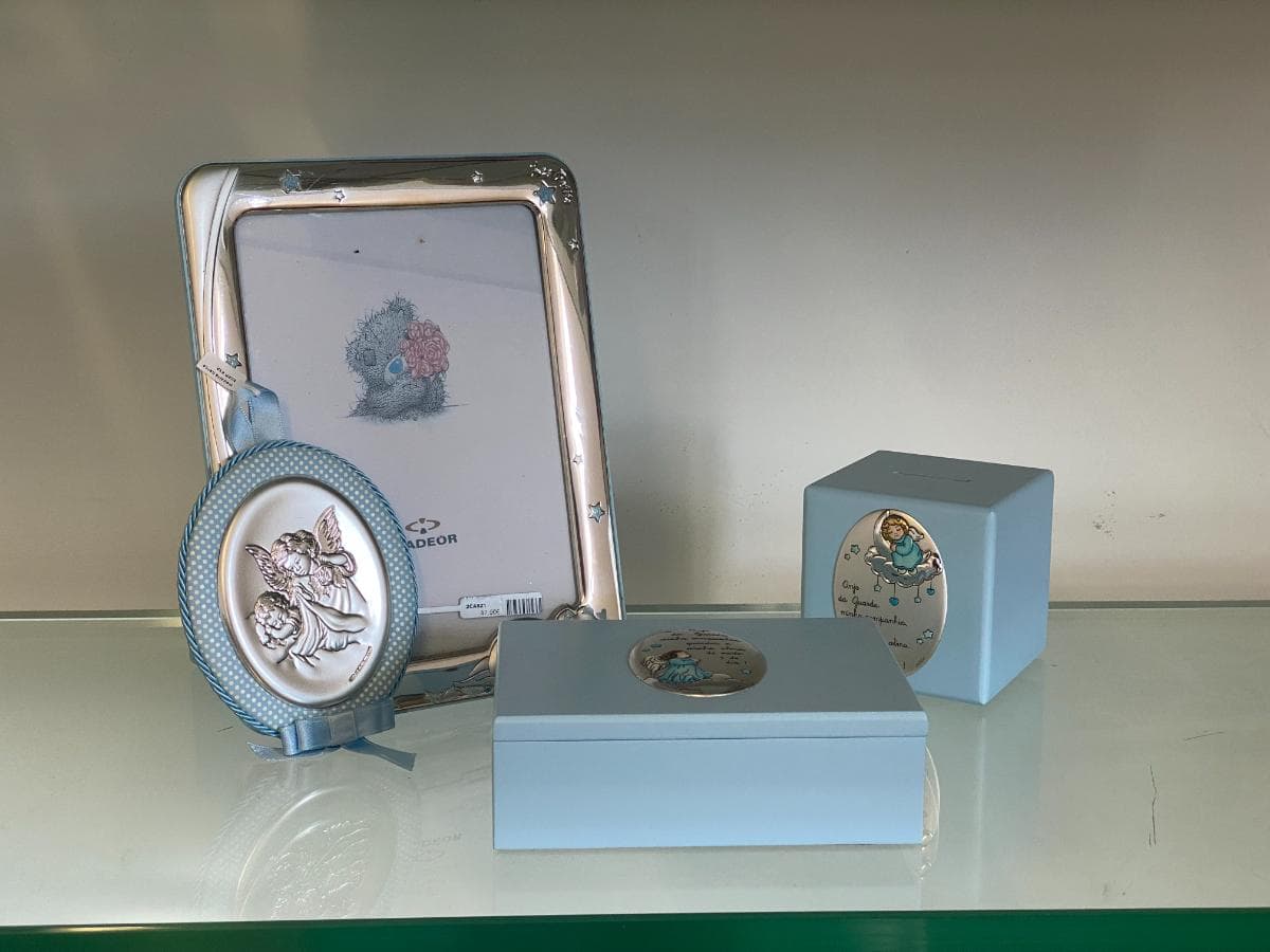 Caixa de bebé + Mealheiro + Moldura de Bebé + Medalha de Berço — imagem 8