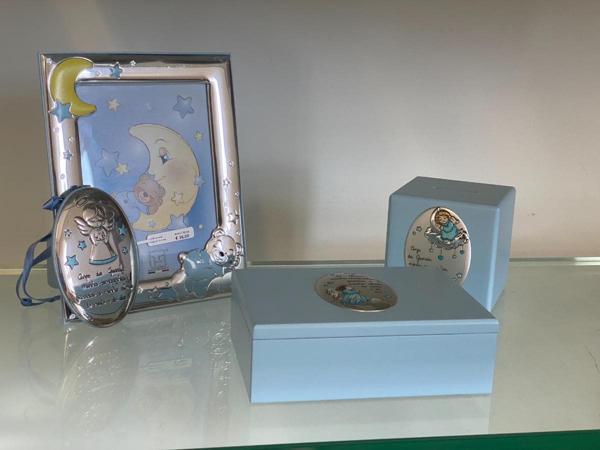 Caixa de bebé + Mealheiro + Moldura de Bebé + Medalha de Berço — imagem 3