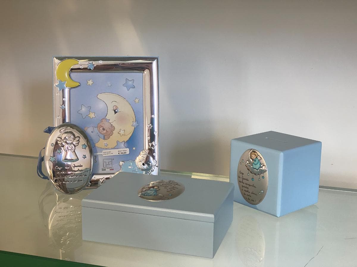 Caixa de bebé + Mealheiro + Moldura de Bebé + Medalha de Berço — imagem 7