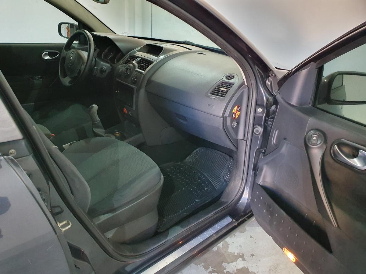 Renault Mégane 1.5 DCI · Ano 2005 — imagen 21