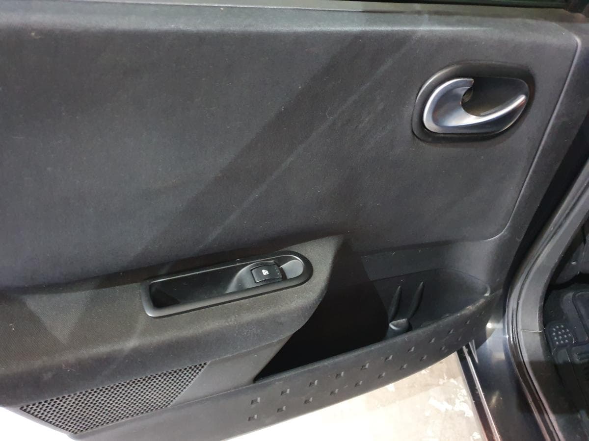 Renault Mégane 1.5 DCI · Ano 2005 — imagen 34