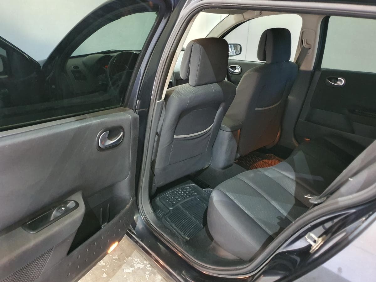 Renault Mégane 1.5 DCI · Ano 2005 — imagen 35