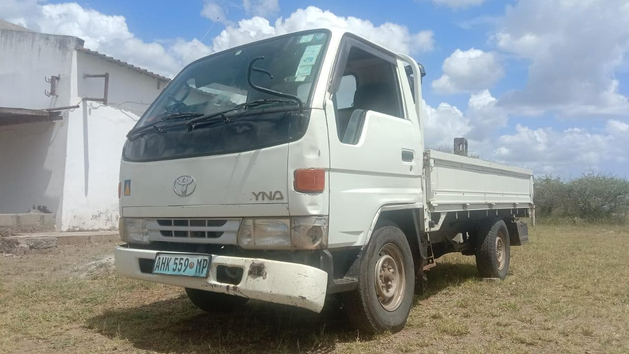 Camioneta Toyota Dyna · — imagen 1