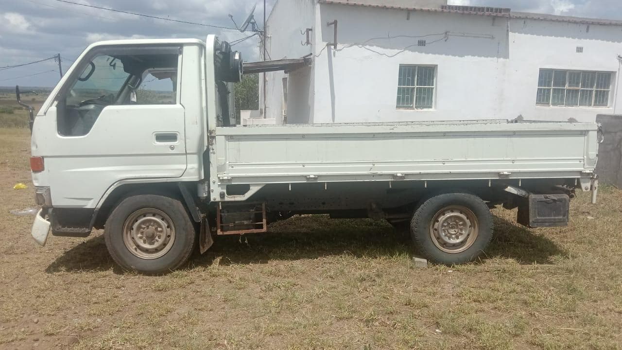 Camioneta Toyota Dyna · — imagen 5
