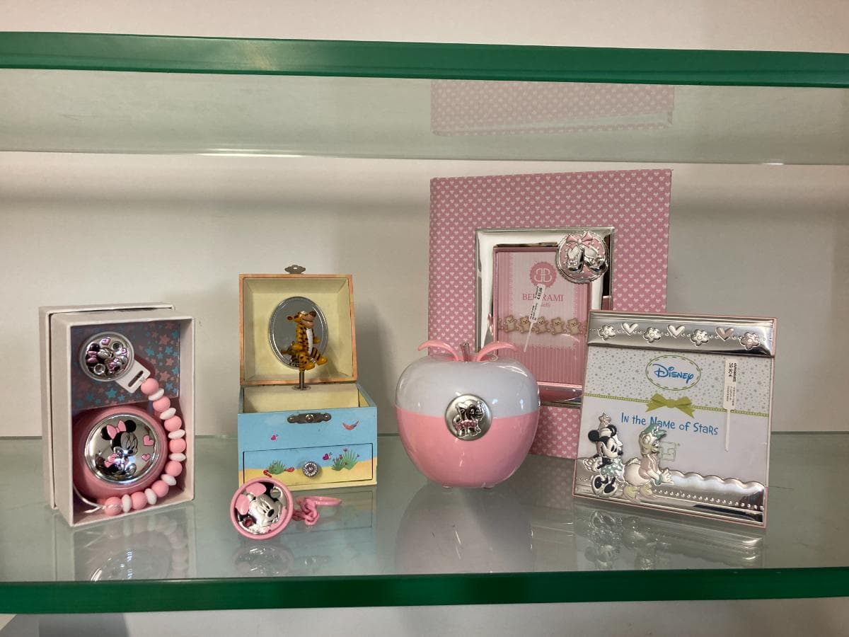 Moldura de Bebé + Porta-chupetas + Caixa de Música + Álbum de Fotografias + Luz de Presença — image 3