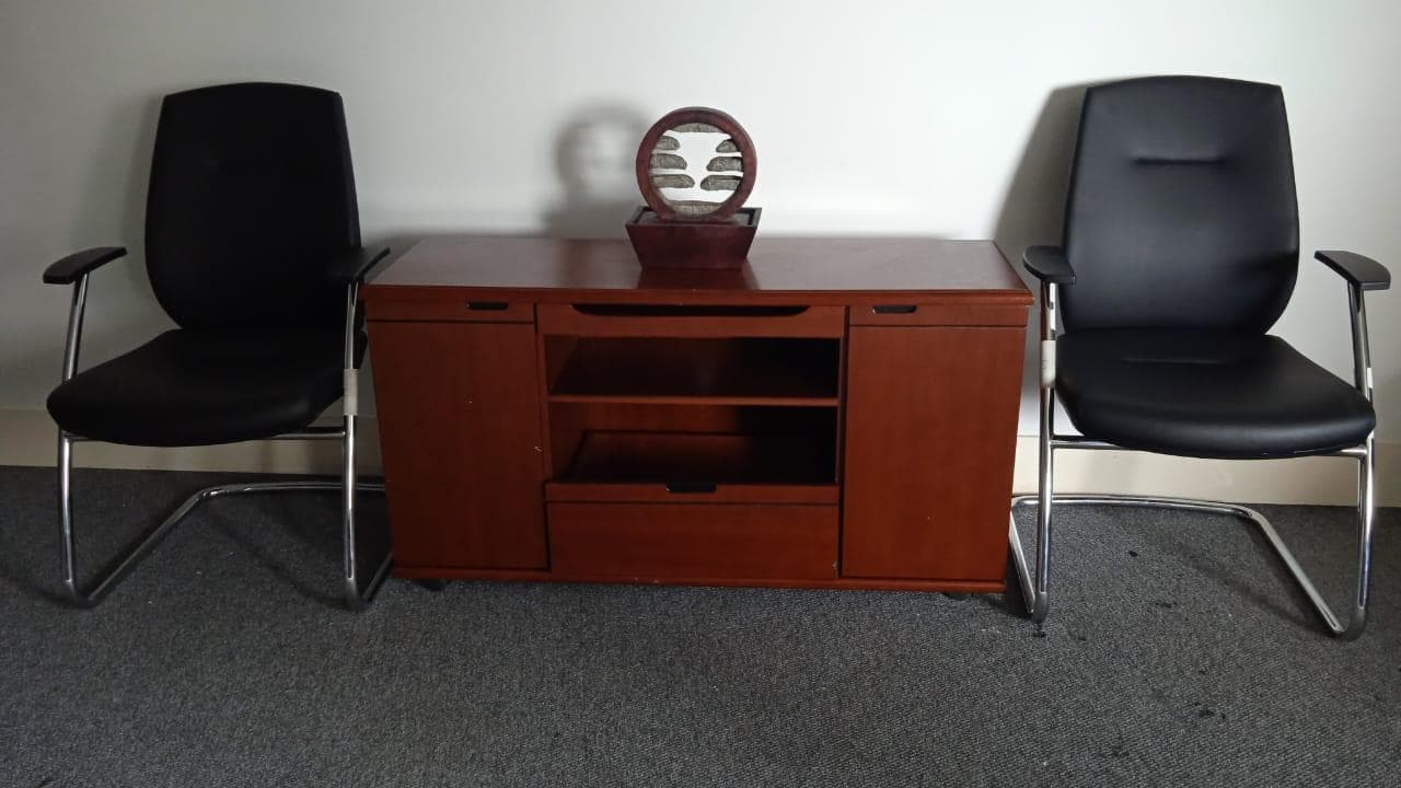 Mobilier de bureau · — image 2
