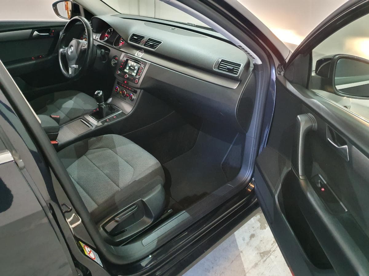 Volkswagen Passat 1.6 TDI · Ano 2012 — imagen 25