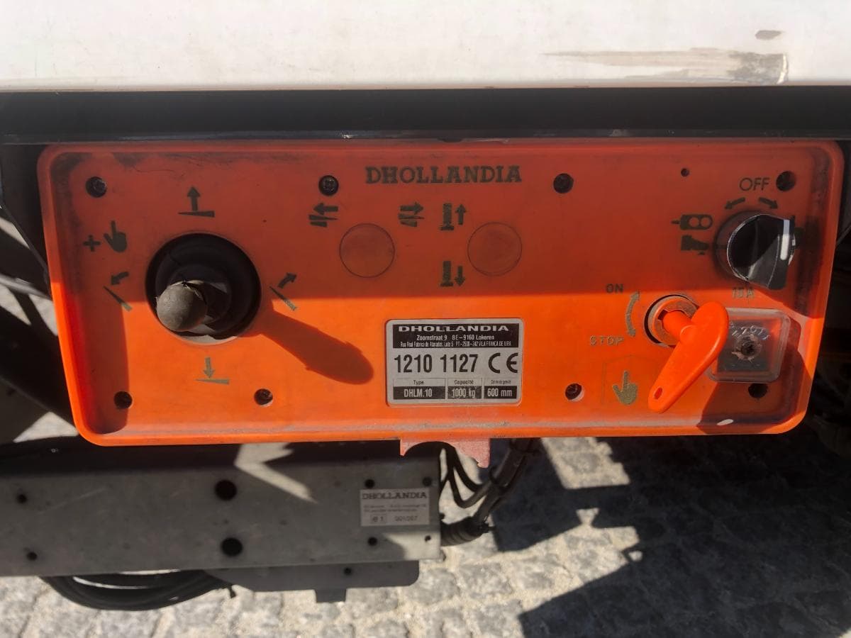 Mitsubishi Canter 7C18 com Plataforma Elevatória · Ano 2012 — imagem 12