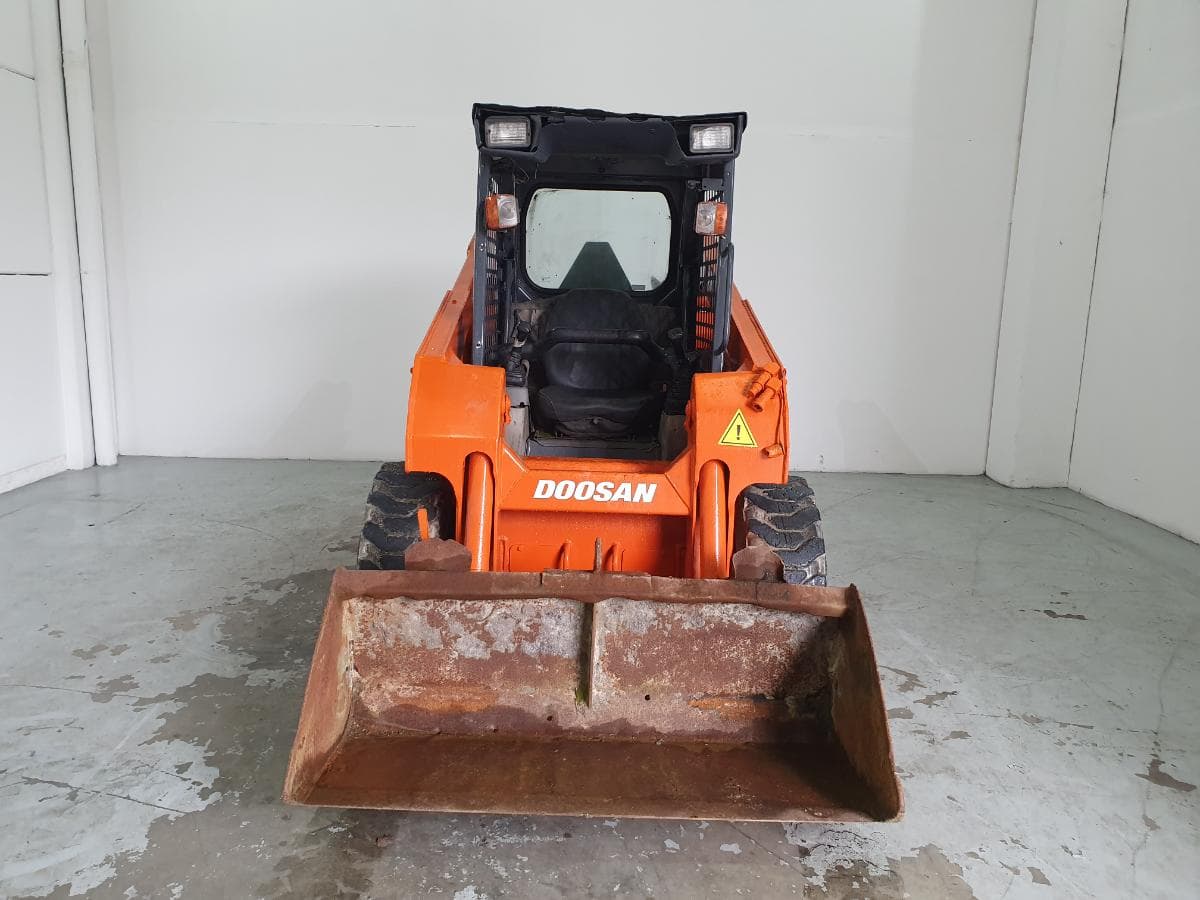 Mini Pá Carregadora Doosan 440 PLUS · Ano 2010 — imagem 4