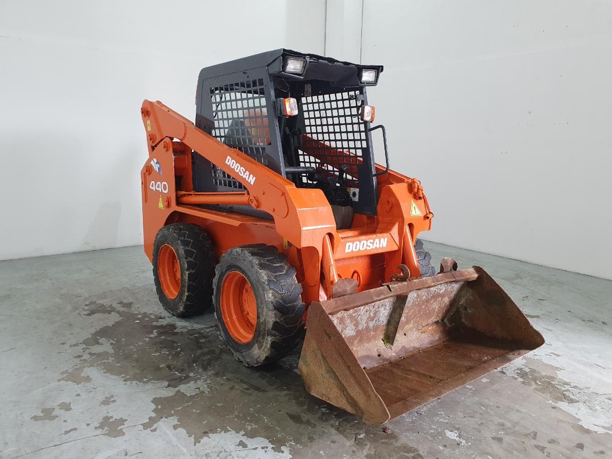 Mini Pá Carregadora Doosan 440 PLUS · Ano 2010 — imagem 2