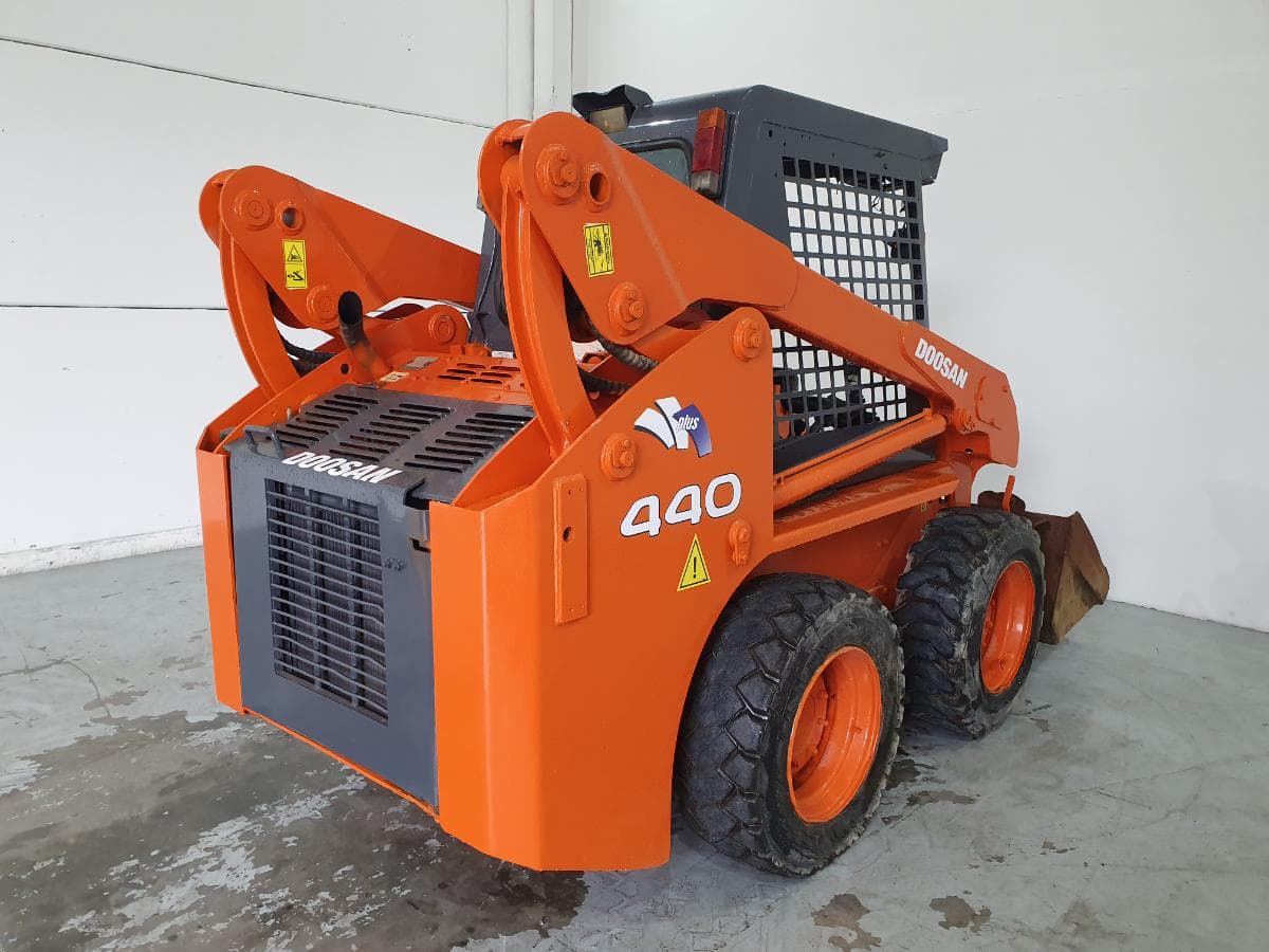 Mini Pá Carregadora Doosan 440 PLUS · Ano 2010 — imagem 5