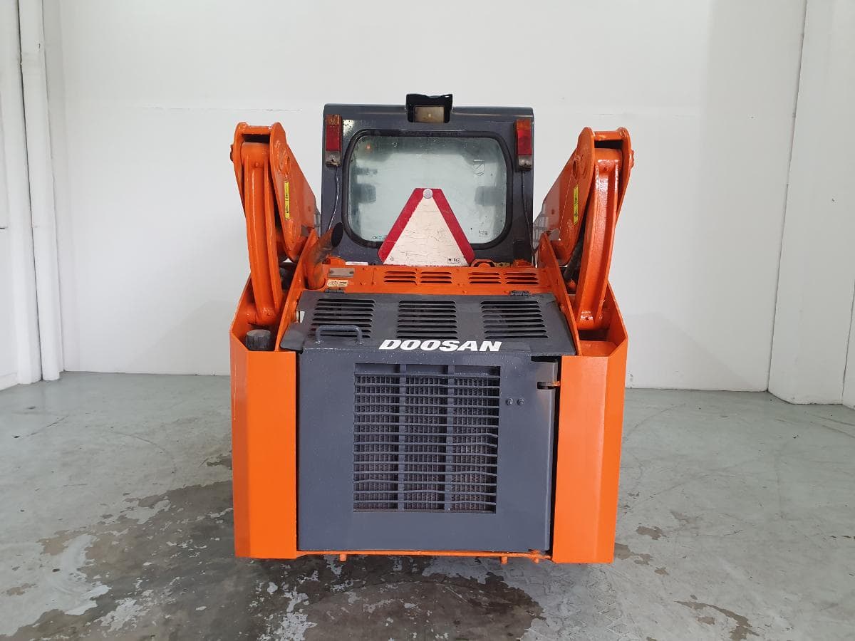 Mini Pá Carregadora Doosan 440 PLUS · Ano 2010 — imagem 7