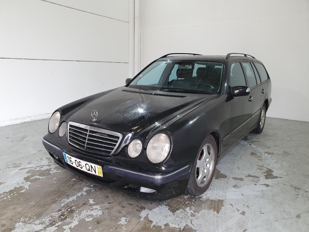 Mercedes-Benz E220 2.2 CDI · Ano 2000 — imagen 2