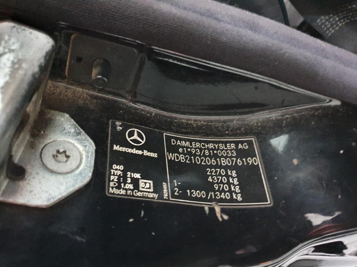 Mercedes-Benz E220 2.2 CDI · Ano 2000 — imagen 5