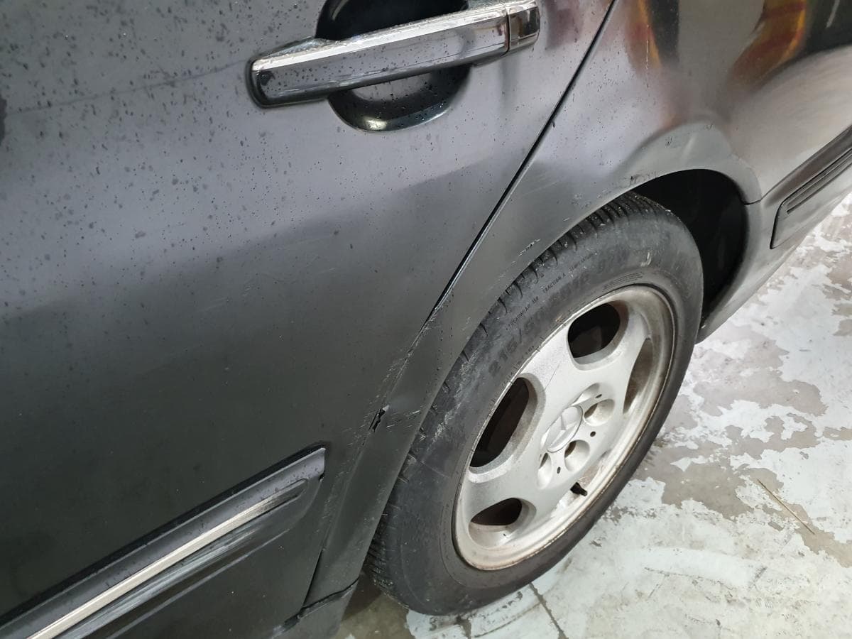 Mercedes-Benz E220 2.2 CDI · Ano 2000 — imagen 13