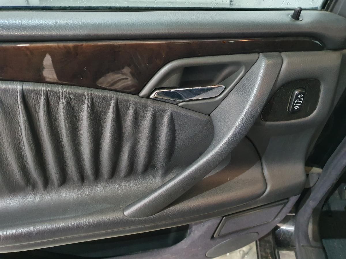 Mercedes-Benz E220 2.2 CDI · Ano 2000 — imagen 25
