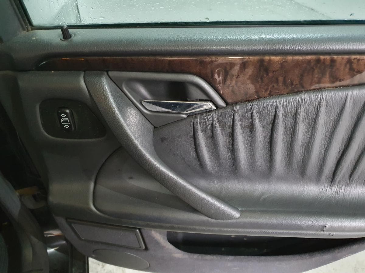 Mercedes-Benz E220 2.2 CDI · Ano 2000 — imagen 27