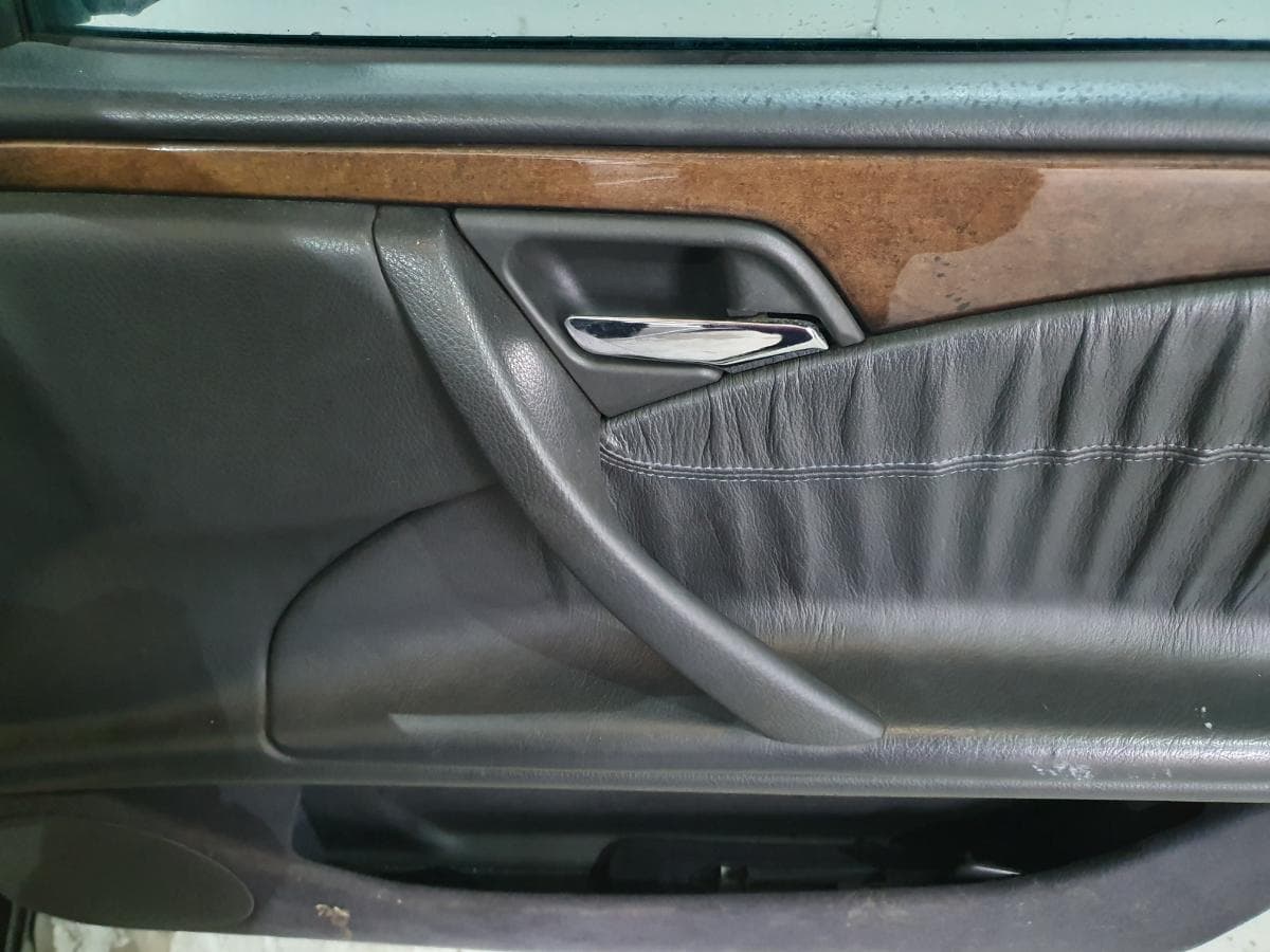 Mercedes-Benz E220 2.2 CDI · Ano 2000 — imagen 29