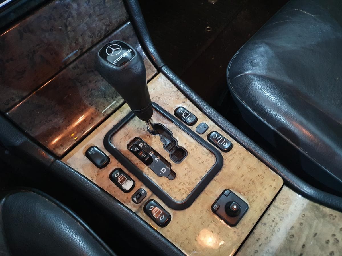 Mercedes-Benz E220 2.2 CDI · Ano 2000 — imagen 39