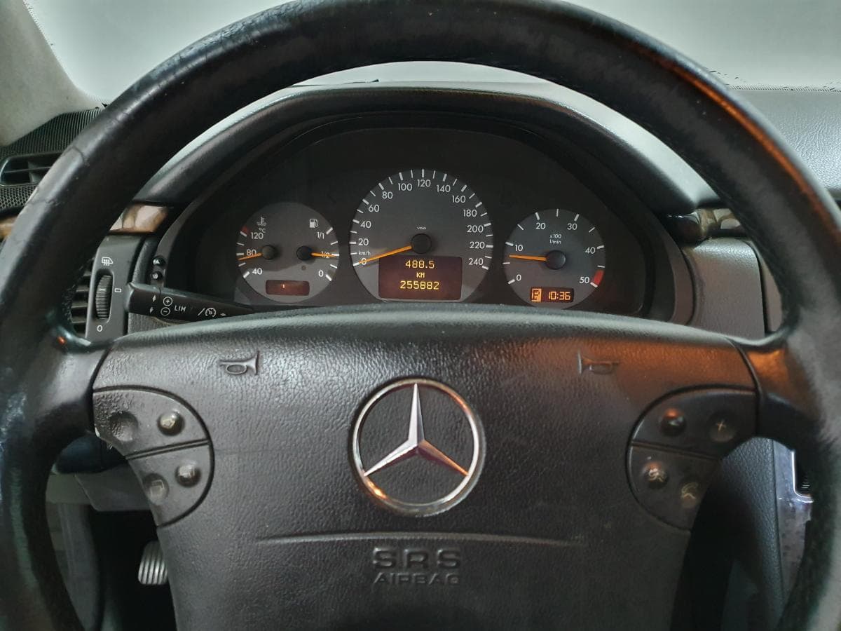 Mercedes-Benz E220 2.2 CDI · Ano 2000 — imagen 41