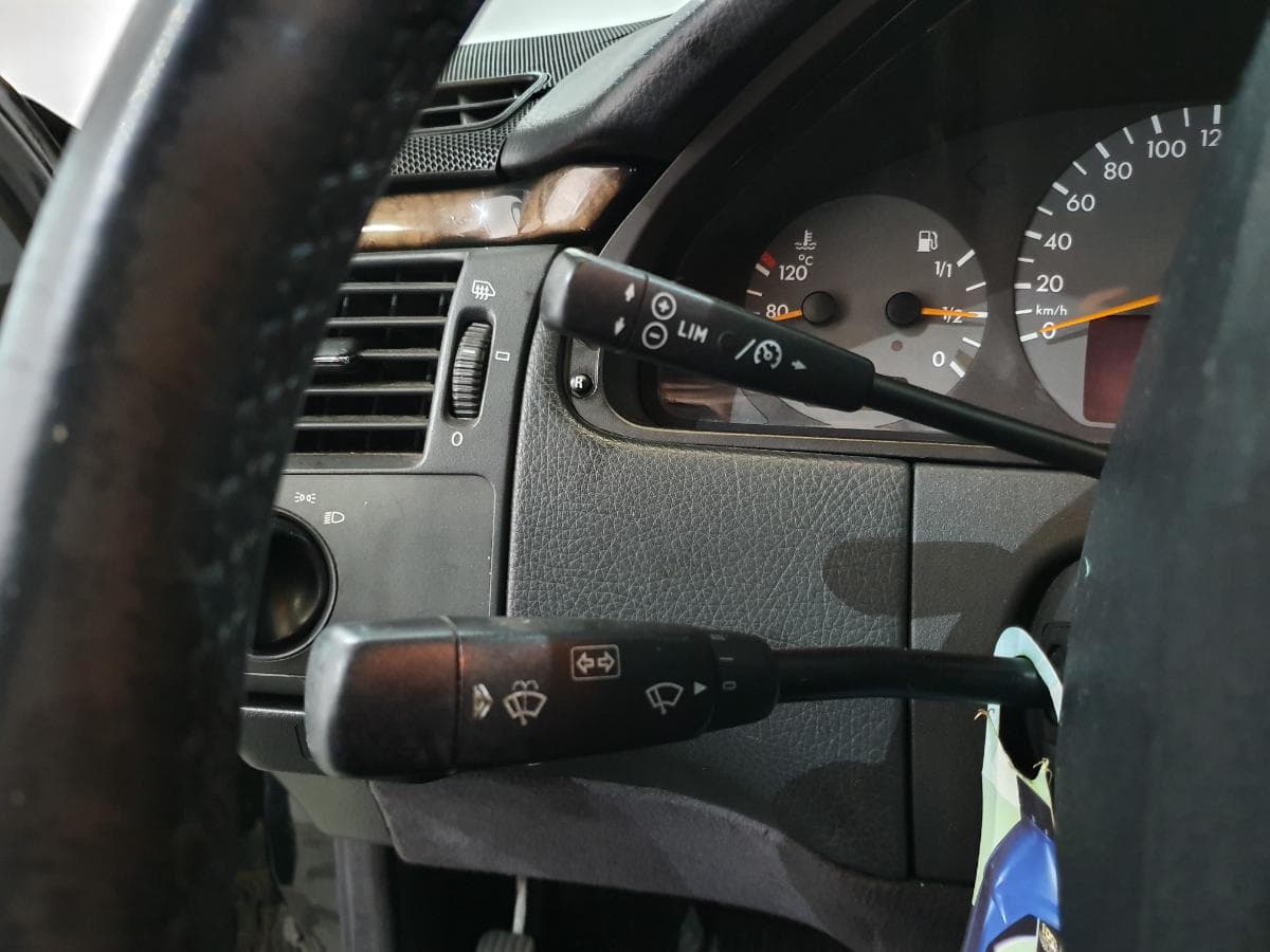 Mercedes-Benz E220 2.2 CDI · Ano 2000 — imagen 40