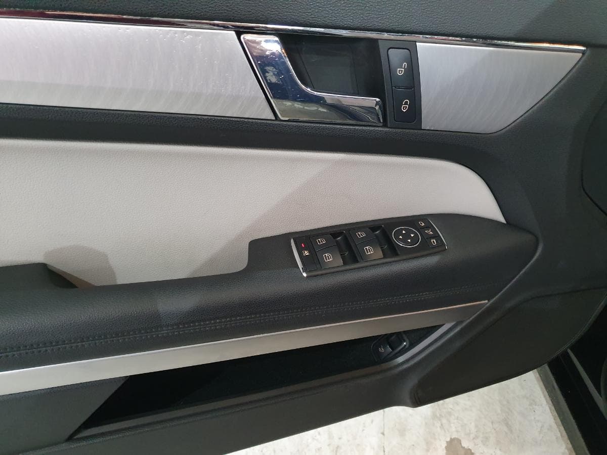 Mercedes-Benz E250 2.2CDI · Ano 2010 — imagen 25