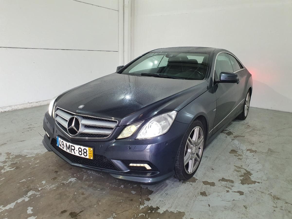 Mercedes- Benz E250 CDI Kit AMG · Ano 2012 — imagem 1