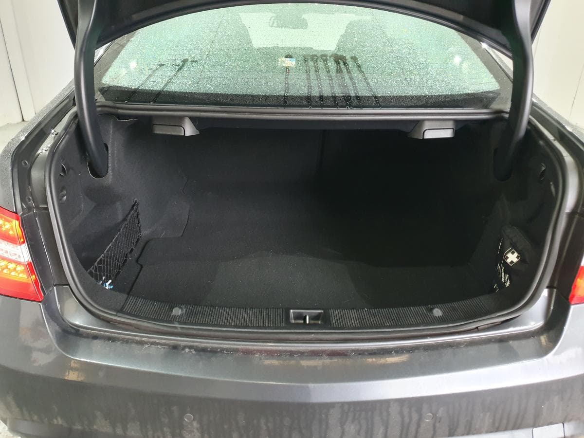 Mercedes- Benz E250 CDI Kit AMG · Ano 2012 — imagem 9