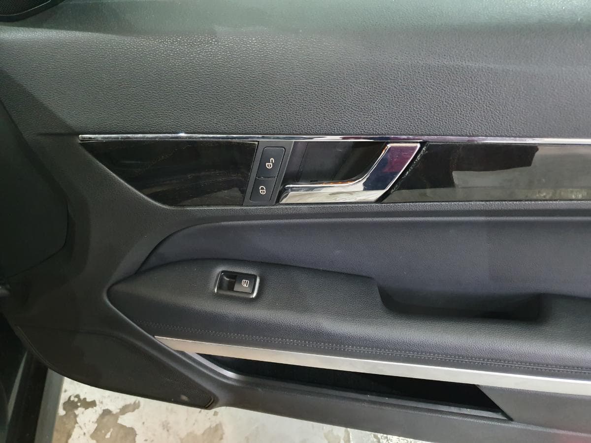 Mercedes- Benz E250 CDI Kit AMG · Ano 2012 — imagem 20