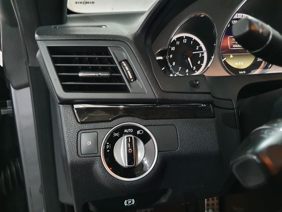Mercedes- Benz E250 CDI Kit AMG · Ano 2012 — imagem 33