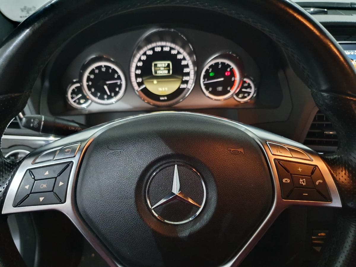 Mercedes- Benz E250 CDI Kit AMG · Ano 2012 — imagem 36