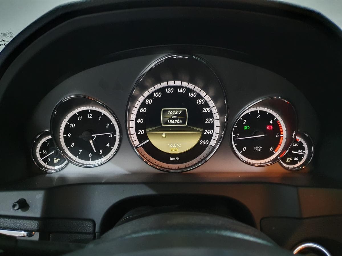 Mercedes- Benz E250 CDI Kit AMG · Ano 2012 — imagem 37