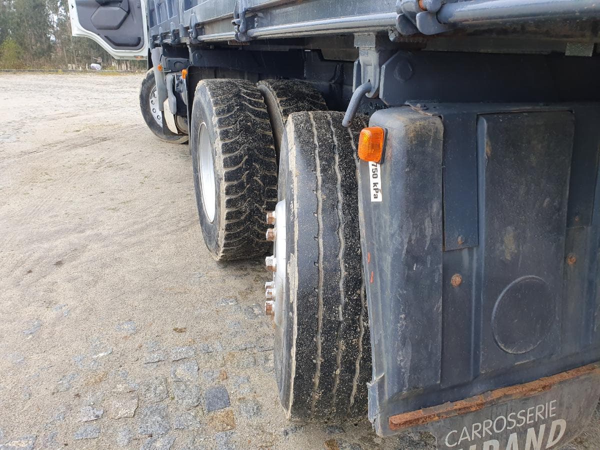 Renault Premium com Grua Atlas Copco 13.01 Basculante — image 8