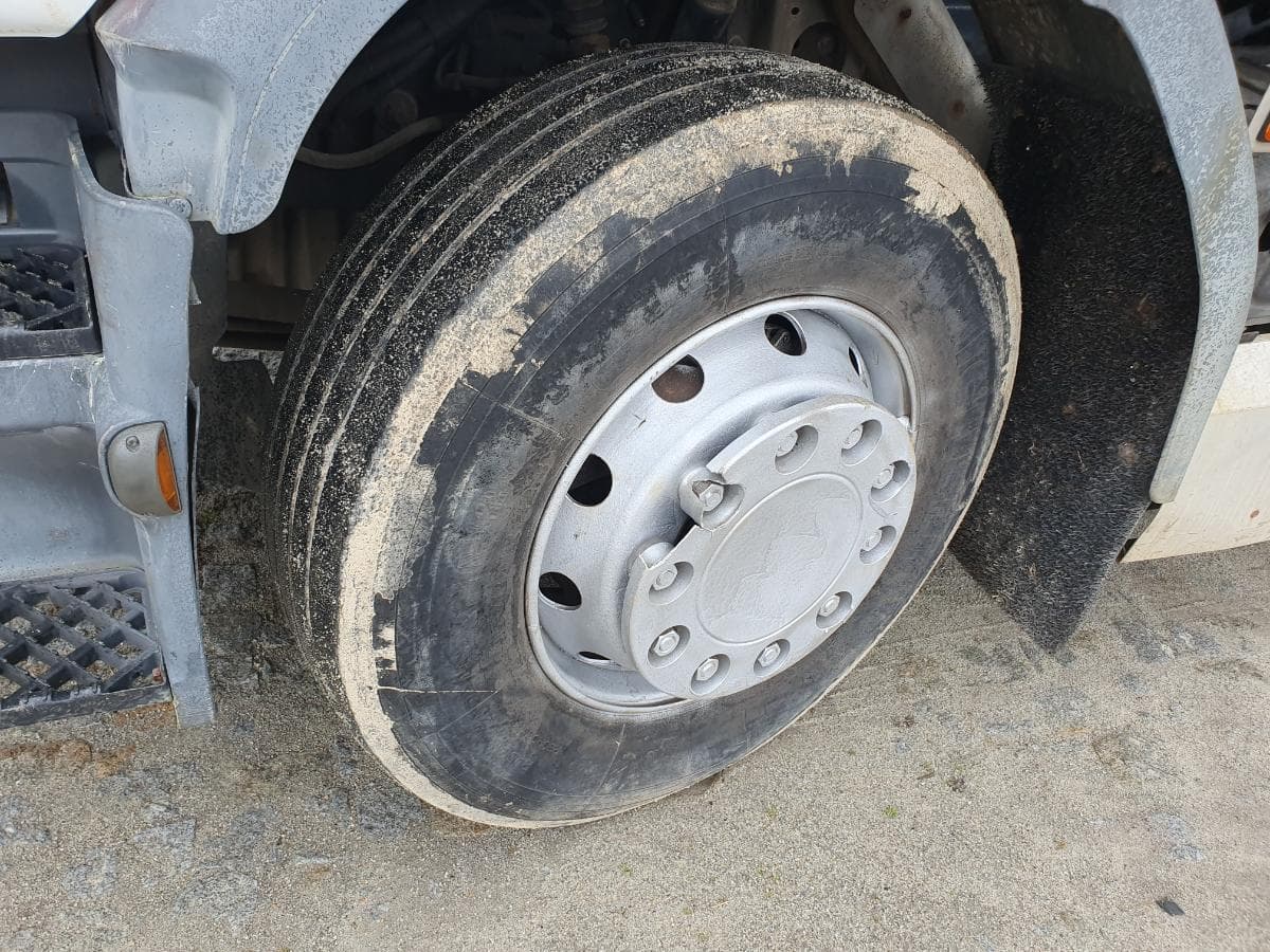 Renault Premium com Grua Atlas Copco 13.01 Basculante — image 12