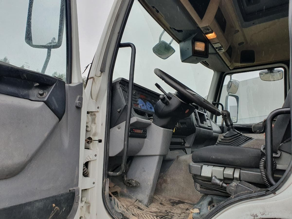 Renault Premium com Grua Atlas Copco 13.01 Basculante — image 23